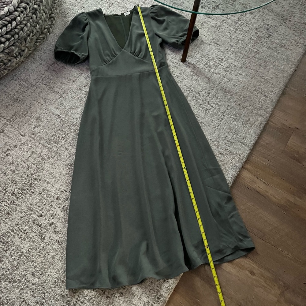 Aritzia Wilfred
(Re)Twill™ Calliope Olive Midi Dress Sz 8 - Picture 15 of 16